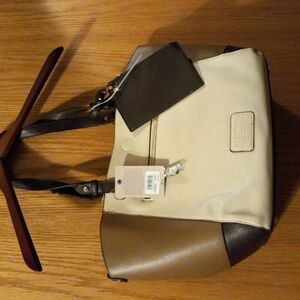 Womens g.h. bass & co large purse beige tan handbag with coin purse new